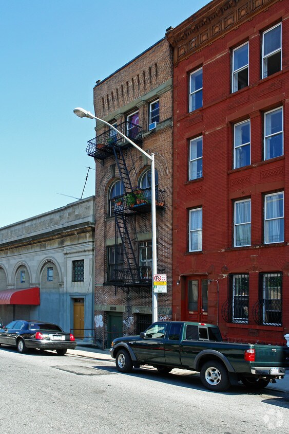 Building Photo - 223 15th St