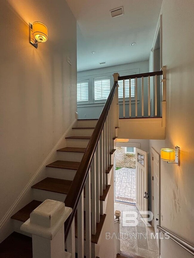 Foto del edificio - 111 Magnolia Ave