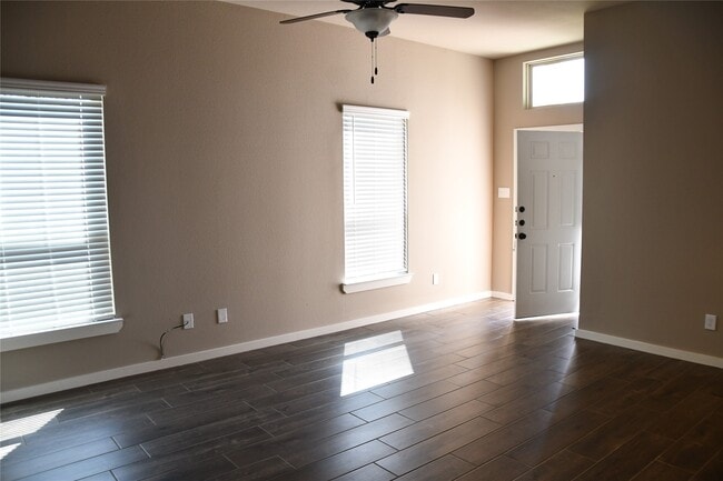 Foto del edificio - 106 Wickersham Rd