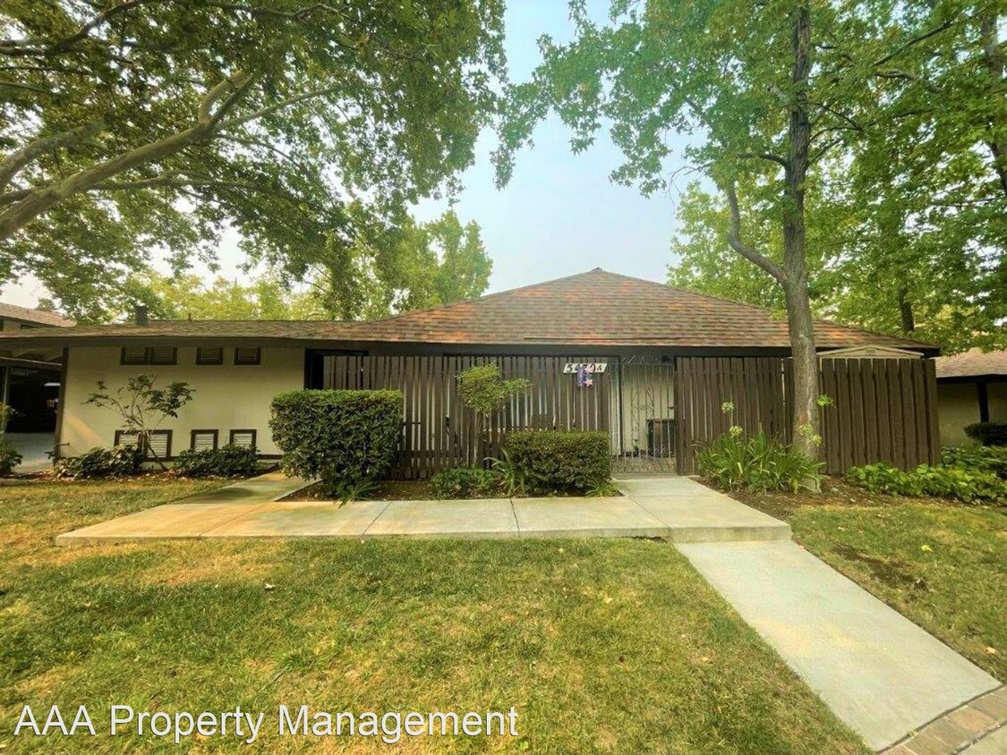 Primary Photo - 2 br, 1.5 bath House - 5470 Roundtree Driv...