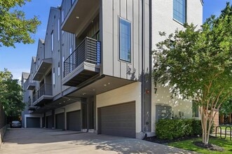 Building Photo - 6017 Hudson St