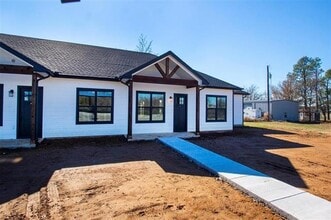 Building Photo - 20494 US-377