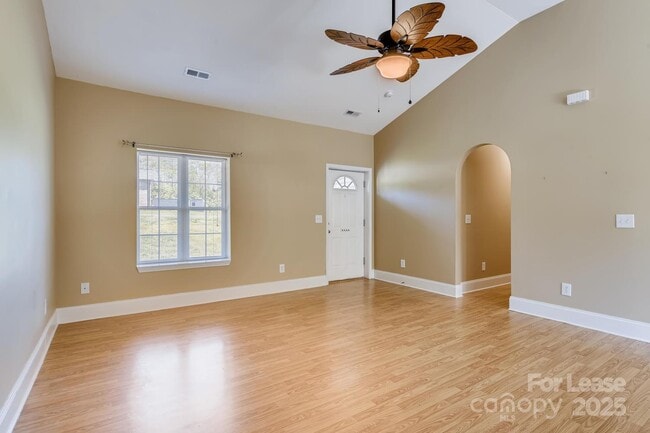 Foto del edificio - 122 Oak Haven Dr