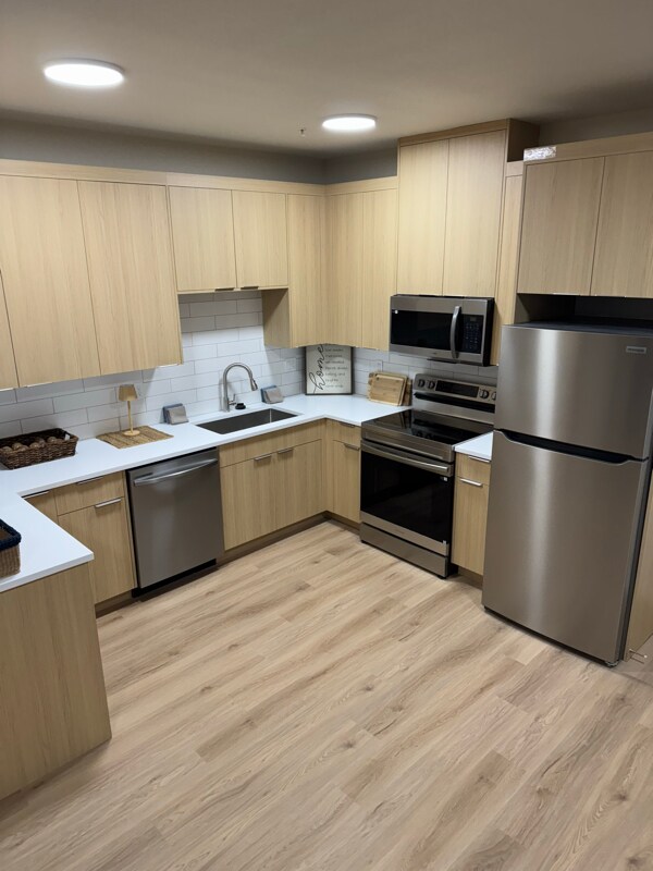 Building Photo - 6110 NE Willow St