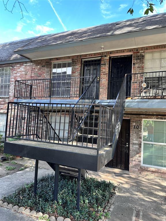 Primary Photo - 201 W Rosamond St