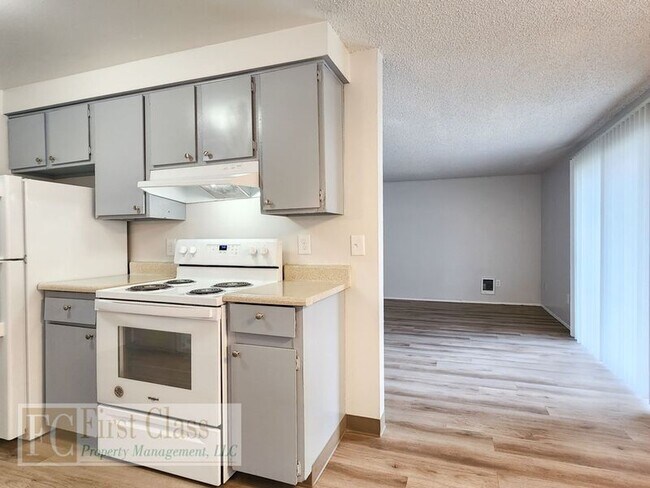 Building Photo - 1400 NE 186th Ave