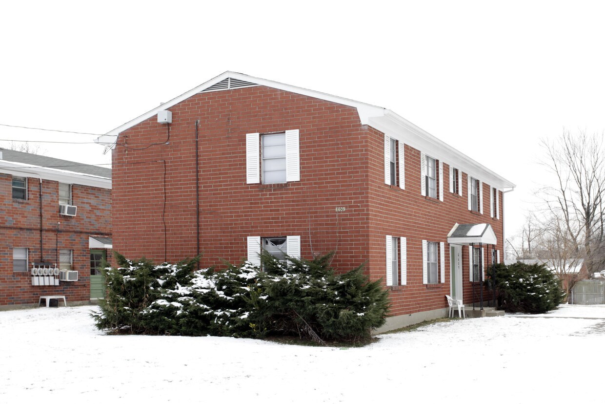 Foto del edificio - 6609 Strawberry Ln