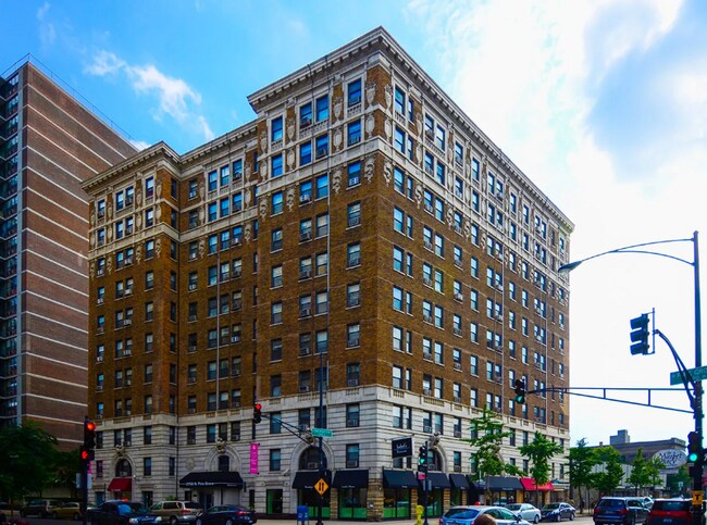 Foto del edificio - 2756 N Pine Grove Ave