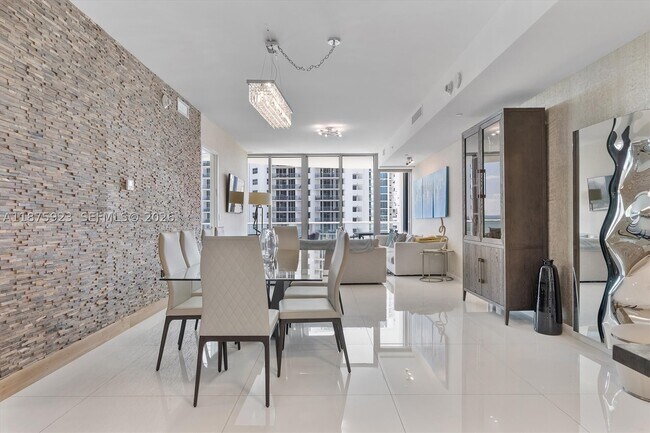 Building Photo - 17475 Collins Ave