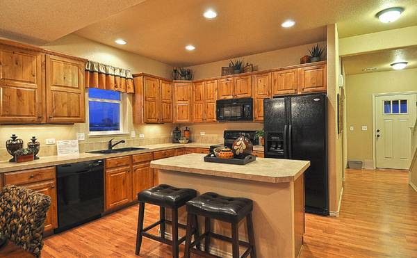 Building Photo - 2121 Saison St