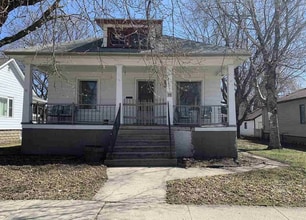 Building Photo - 319 S Maple Ave