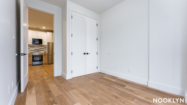 Foto del edificio - 2553 Bedford Ave