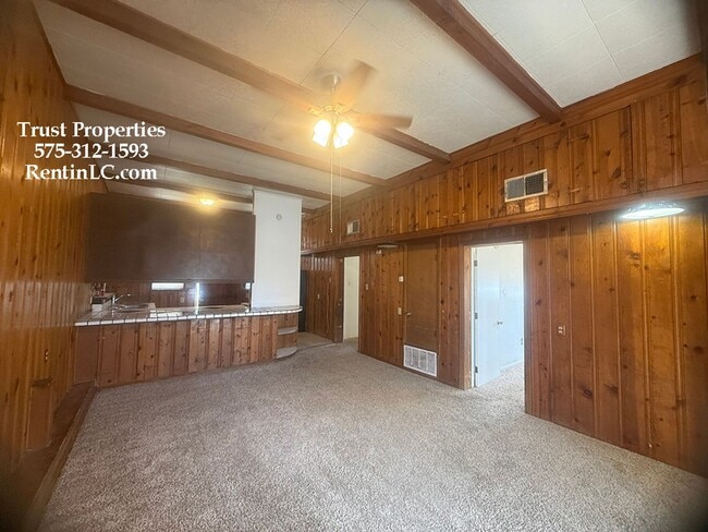 Building Photo - 920 Texas Dr