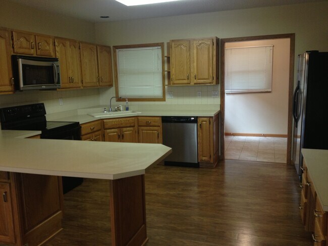 Open Kitchen - 308 Marsh St