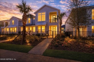 Building Photo - 459 Crestview Dr