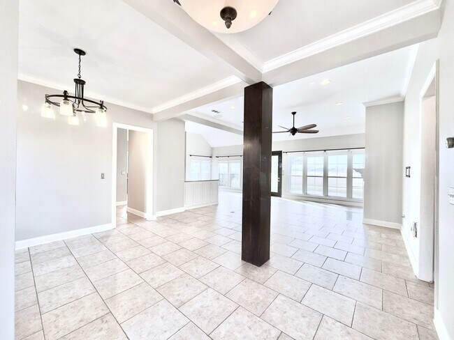 Foto del edificio - Luxury 4BR/3BA Home on Golf Course in Pelican Point – Resort-Style Living!