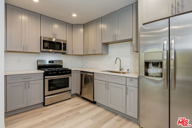 Foto del edificio - 2232 W 24th St