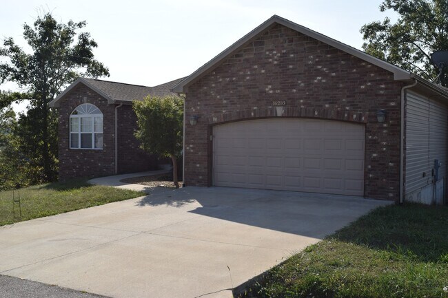 Foto del edificio - Gorgeous Home Located in Osage Hills Subdivision
