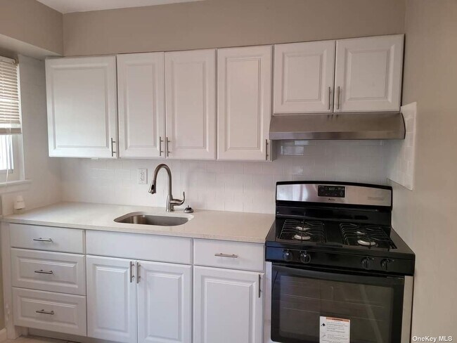 Building Photo - 254-34 Craft Ave