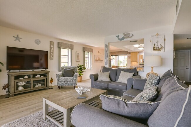 Building Photo - 3722 SE 12th Ave