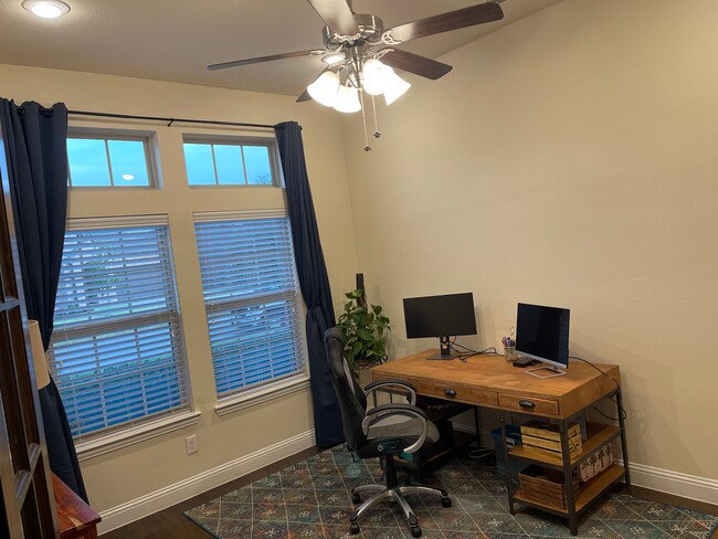 Large office - 4208 Milrany Ln