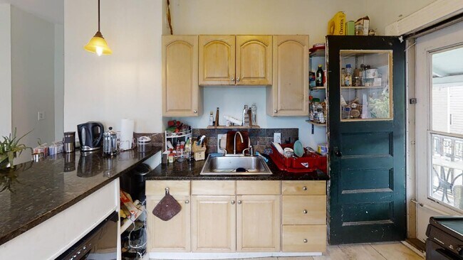 Building Photo - 55 Sycamore St