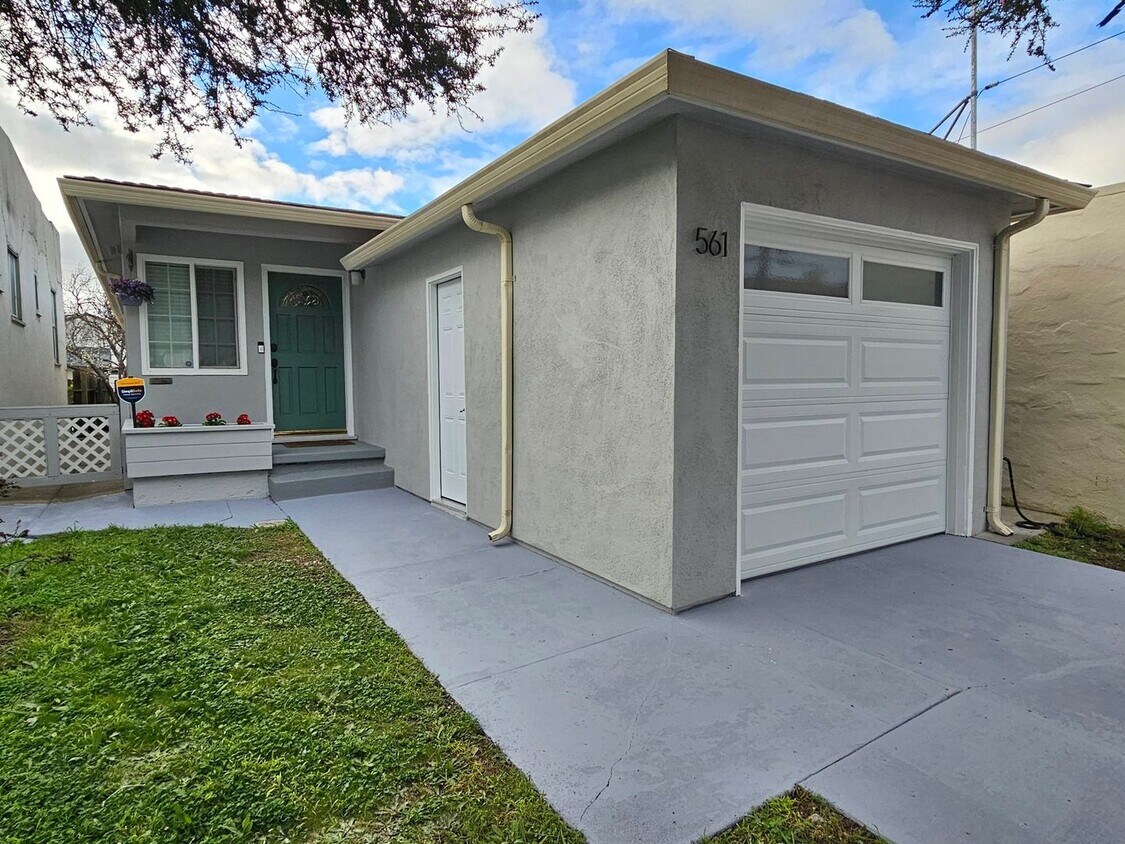 Primary Photo - Charming Home In NE Richmond!