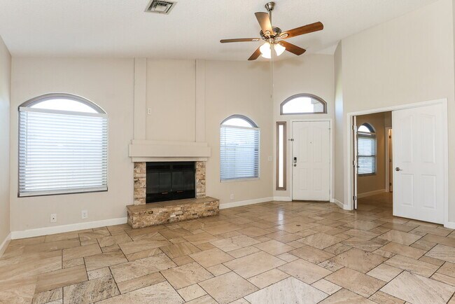 Foto del edificio - 4452 E Wildwood Dr
