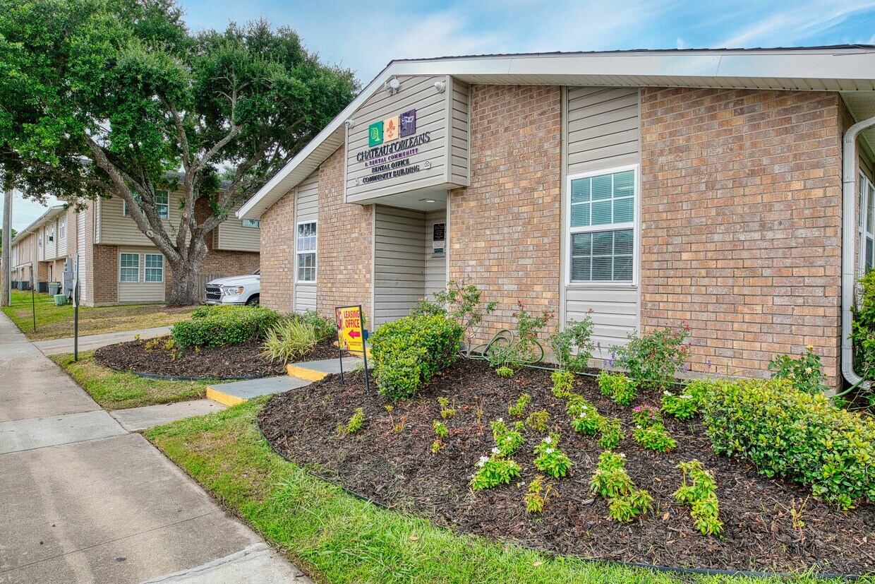 Chateau d'Orleans 14765 Chef Menteur Hwy New Orleans, LA Apartments
