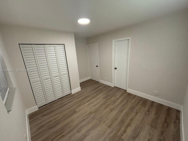Foto del edificio - 4145 SW 19th St