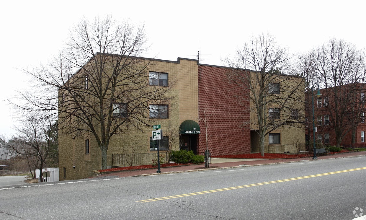 Abbott House Apartments Apartments in Derry, NH