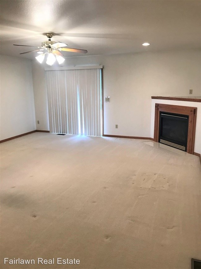 Foto del edificio - 2 br, 2 bath House - 904 Waters Edge Rd.