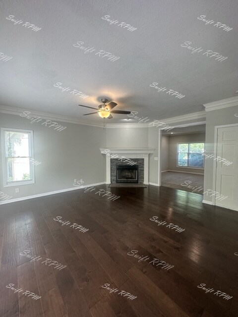 Building Photo - 15602 Maple St