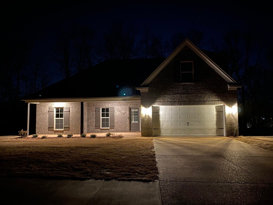 Building Photo - 2600 Washington Woods Rd