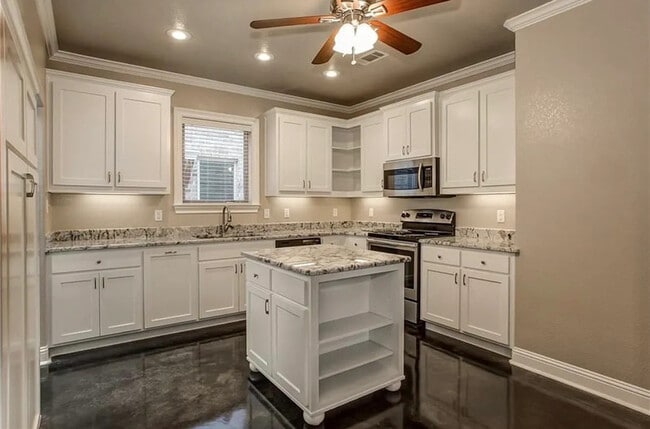 Foto del edificio - 2732 Sandage Ave