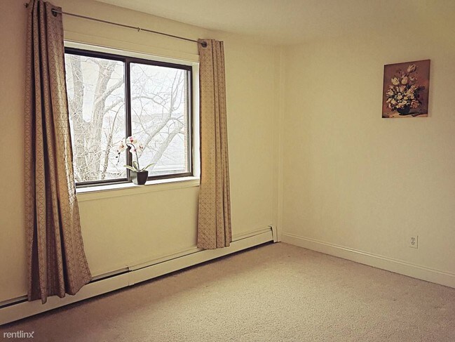 Building Photo - 50 Adams St