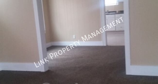 Building Photo - 210 S Moore Rd