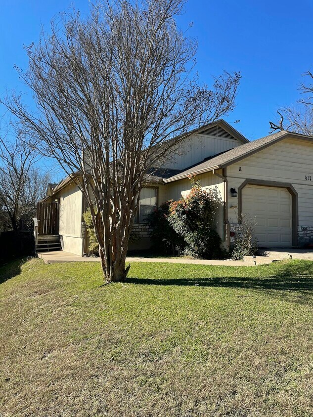 511 Cutty Trail, Lakeway, TX 78734 Townhome Rentals in Lakeway TX