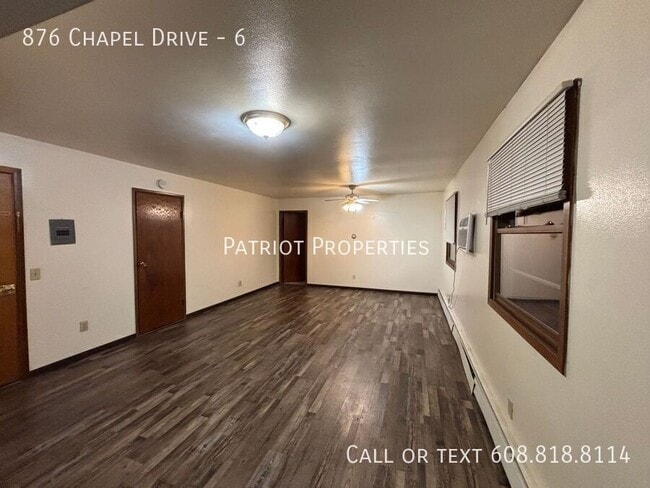 Building Photo - 876 Chapel Dr