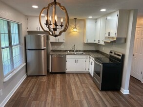 Building Photo - 2071 Little River Ln