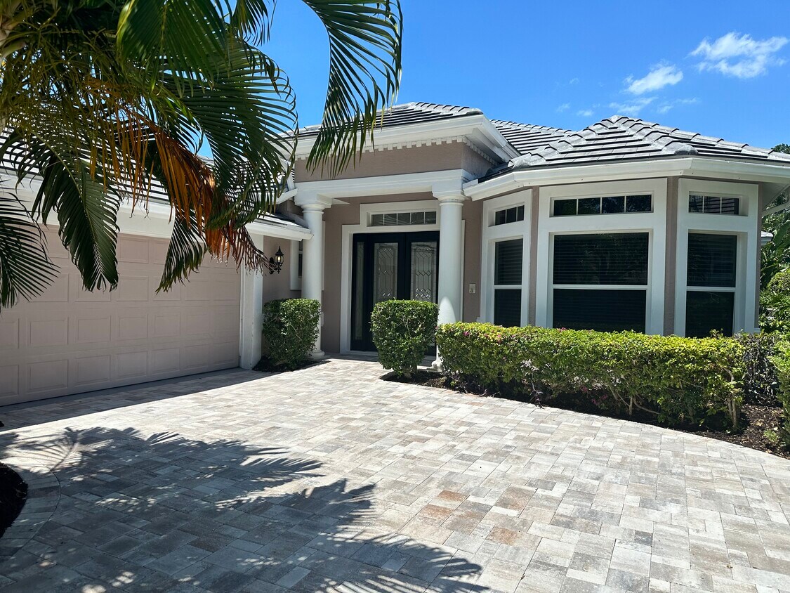 Primary Photo - 20 Bishopscourt Rd