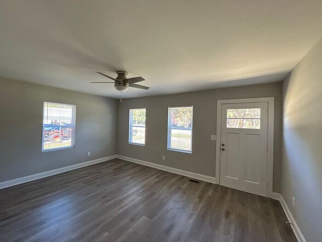Building Photo - 331 Peach Orchard Rd