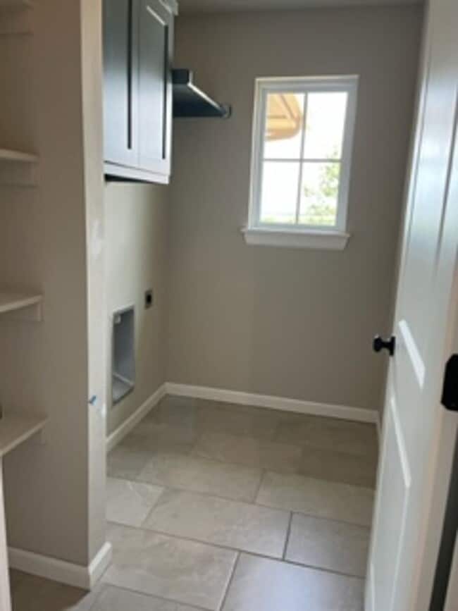 Building Photo - Beautiful New Home!