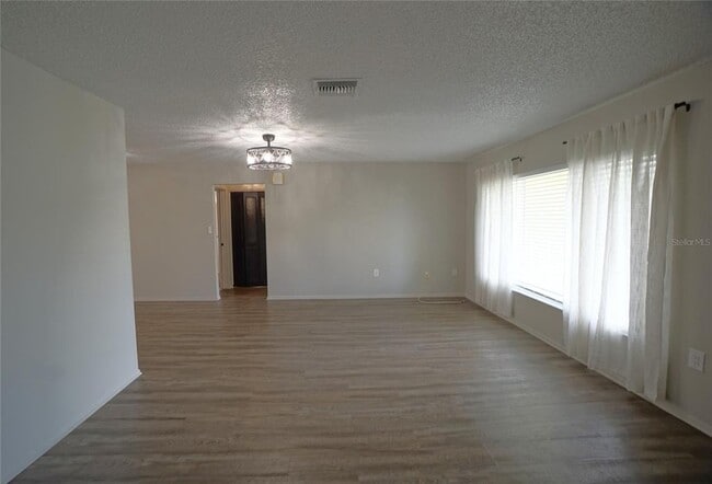 Building Photo - 1010 Mainsail Way