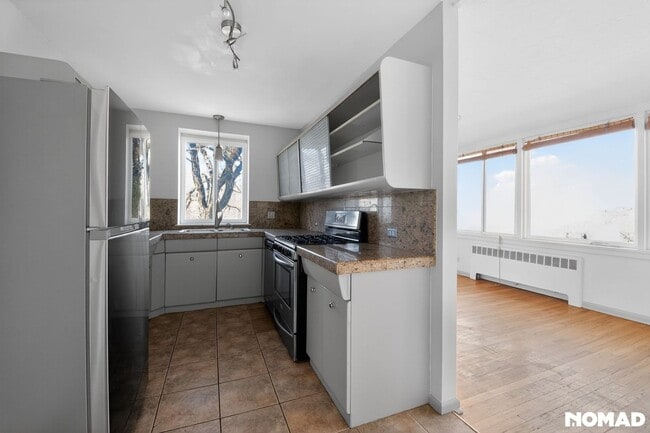 Building Photo - 4430 W 35th Ave