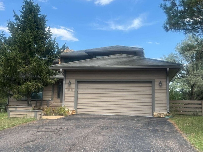 Beautiful Home in Genesee!! - Beautiful Home in Genesee!!
