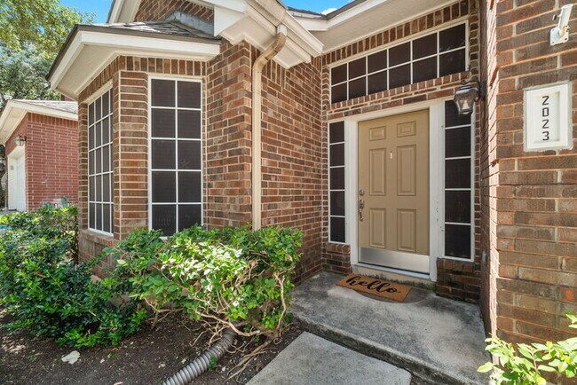 Foto del edificio - 2023 Chittim Trail Dr