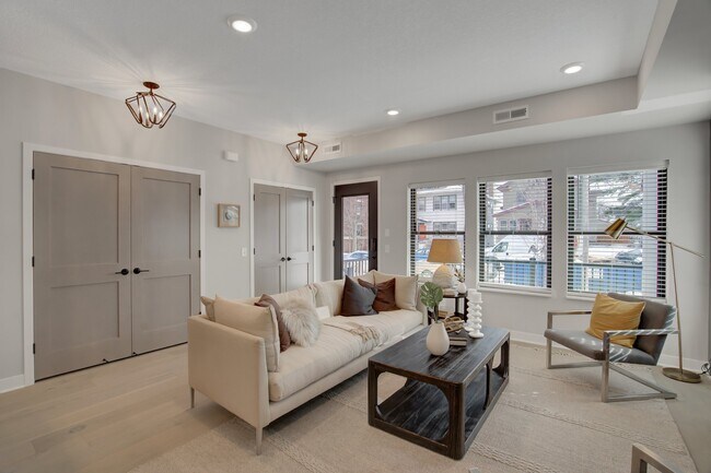 Foto del edificio - 3628 Colfax Ave S