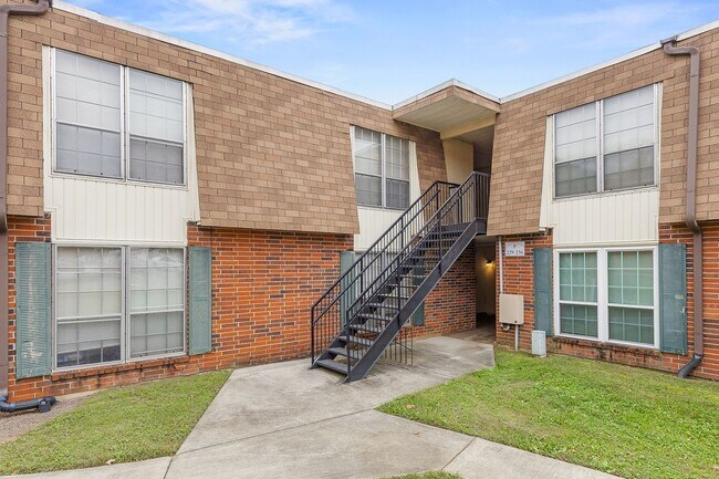 Foto del edificio - 900 Mountain Creek Rd