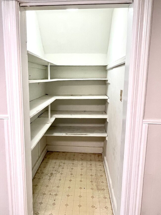 Building Photo - 674 St Charles St